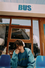 ベーシックラインロゴスウェットシャツ・ブルー［ユニセックス］/ Basic Line Logo Unisex Blue Sweat Shirt