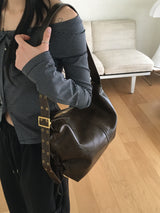 Minte アイレットストラップ レザー ビッグショルダー クロスバッグ