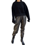 エンボスクロップドスウェット / Emboss Cropped Sweat-BLACK