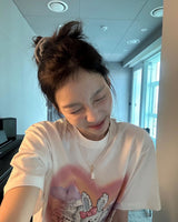 ウィッティバニートムボーイグラフィックTシャツ / WITTY BUNNY TOMBOY GRAPHIC T-SHIRT [WHITE]