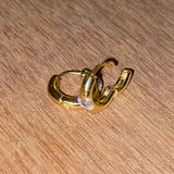 CLASSIC HUGGIE HOOPS (GOLD)