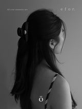 ロゴボタンヘアクリップ M