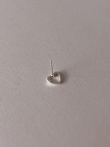 [92.5silver] line heart earrings