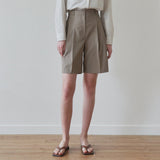 2タックバルミューダハーフパンツ / Two-tuck bermuda half pants
