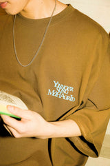 ユニバーサルリミックスロゴコラボレーションSS Tシャツ / Universal remix logo collaboration SS tee I Younger Song x mahagrid
