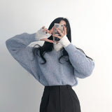 FINGER HOLE HIGH NECK T-SHIRT