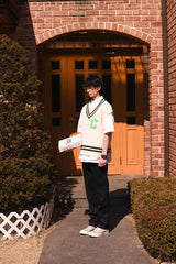 ライトグリーンCパッチvネックニットベストユニセックス / Light Green C Patch V-neck Ivory Knitwear Vest