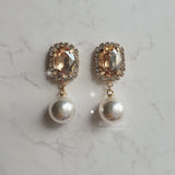 Elegant Oval Crystal and Pearl Piercing - Golden Shadow (ITZY Chaeryeong Piercing)