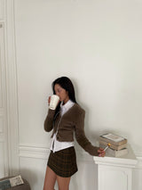(X)Essential white shirt
