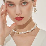 Shy bloom necklace (6586877968502)