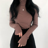 FINGER HOLE HIGH NECK T-SHIRT