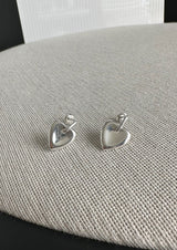 ダングルハートピアス