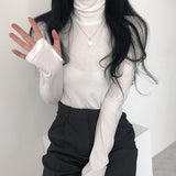 FINGER HOLE HIGH NECK T-SHIRT