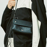 パイピンレザーストラップフラップバッグ＆ユティリティキーリング / piping leather strap flap bag & utility key ring black