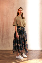 "PRE-ORDER 4/16~" VINTAGE FLOWER UNBALANCE FLARE SKIRT (Navy) (6546128273526)