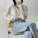 キュータツーウェイクロップドニットウェアフードジップアップ / CUTA Two-Way Cropped Knitwear Hooded Zip-Up