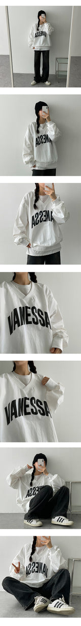 バスラックネッサスウェットシャツ / Basrak Nessa V sweatshirt.