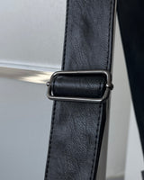ロキシービジュークロワッサンクロスバッグ / ROXY Vijou Croissant Cross Bag