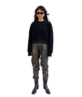 エンボスクロップドスウェット / Emboss Cropped Sweat-BLACK