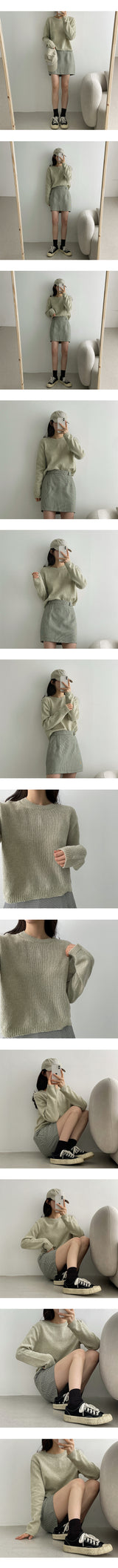 ビーズハーフクロップドラウンドニットウェア / Beads Half Cropped Round Knitwear