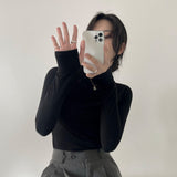 サムホールスリーブタートルネックTシャツ / Thumbhole Sleeve Turtleneck T-Shirt