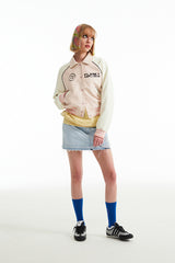 ドゥードゥルチェリースタジアムクロップジャンパー／DOODLE CHERRY STADIUM CROP JUMPER [SALMON PINK]