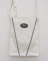 バイテンナイロンスナップボタンVロゴクロスバッグ/Byten Nylon Snap Button V Logo Crossbody Bag