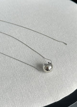 maxy moving ball necklace - silver