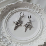  [Aespa Karina, IVE Gaeul Piercing] Sparkle Sparkle Huggies Piercing