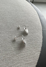 ダングルハートピアス