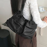 Wiltz レザーウォッシュドポケットサイドジッパーショルダーバッグ