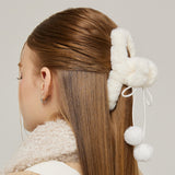 ポンポンファーヘアクリップ　ホワイト