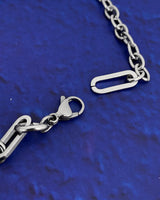バーチャルスクエアチェインネックレス/a vertical square chain necklace