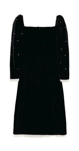 ベルベットネックラインドレス