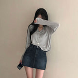 リブドボタンラウンドTシャツ