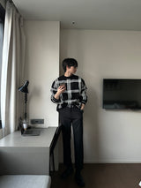 ブレークチェッカードオーバーサイズフィットラウンドニットウェア / Blake Checkered Oversized Fit Round Knitwear (3 colors)