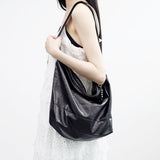 Flan Glossy Leather Hobabag