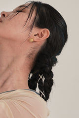 'バラ_ノット.S' ピアス