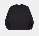 Basic crew-neck over long sleeve
