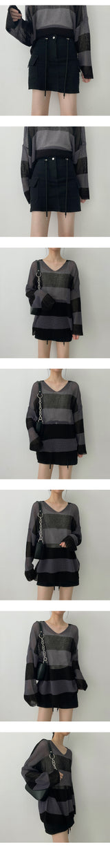ポージングユニットプライスVネックロングスリーブニット / Posing unit price V-neck Long-sleeved knitwear