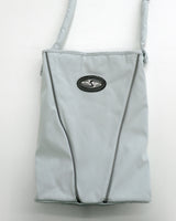 バイテンナイロンスナップボタンVロゴクロスバッグ/Byten Nylon Snap Button V Logo Crossbody Bag