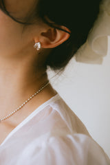 [MADE] Tiny ribbon earring (silver)