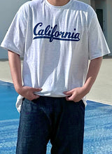 カリフォルニアプリントルーズフィット半袖Tシャツ