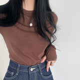エクステンデッドスリーブラウンドネックTシャツ