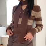 [Muffler set] Prina V-neck angora color combination striped crop long sleeve knit