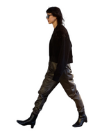 エンボスクロップドスウェット / Emboss Cropped Sweat-BLACK
