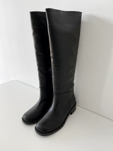 Simple round long boots