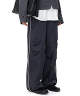 パイピングピンタックパンツ / Piping Pin-Tuck Pants (Dark Gary)