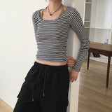 Liren ストライプ スリム フィット ラウンド クロップ ロング スリーブ T シャツ