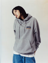 セリフエンブレムフーディー / SERIF EMB HOODIE NAVY(CV2CFUM403A)